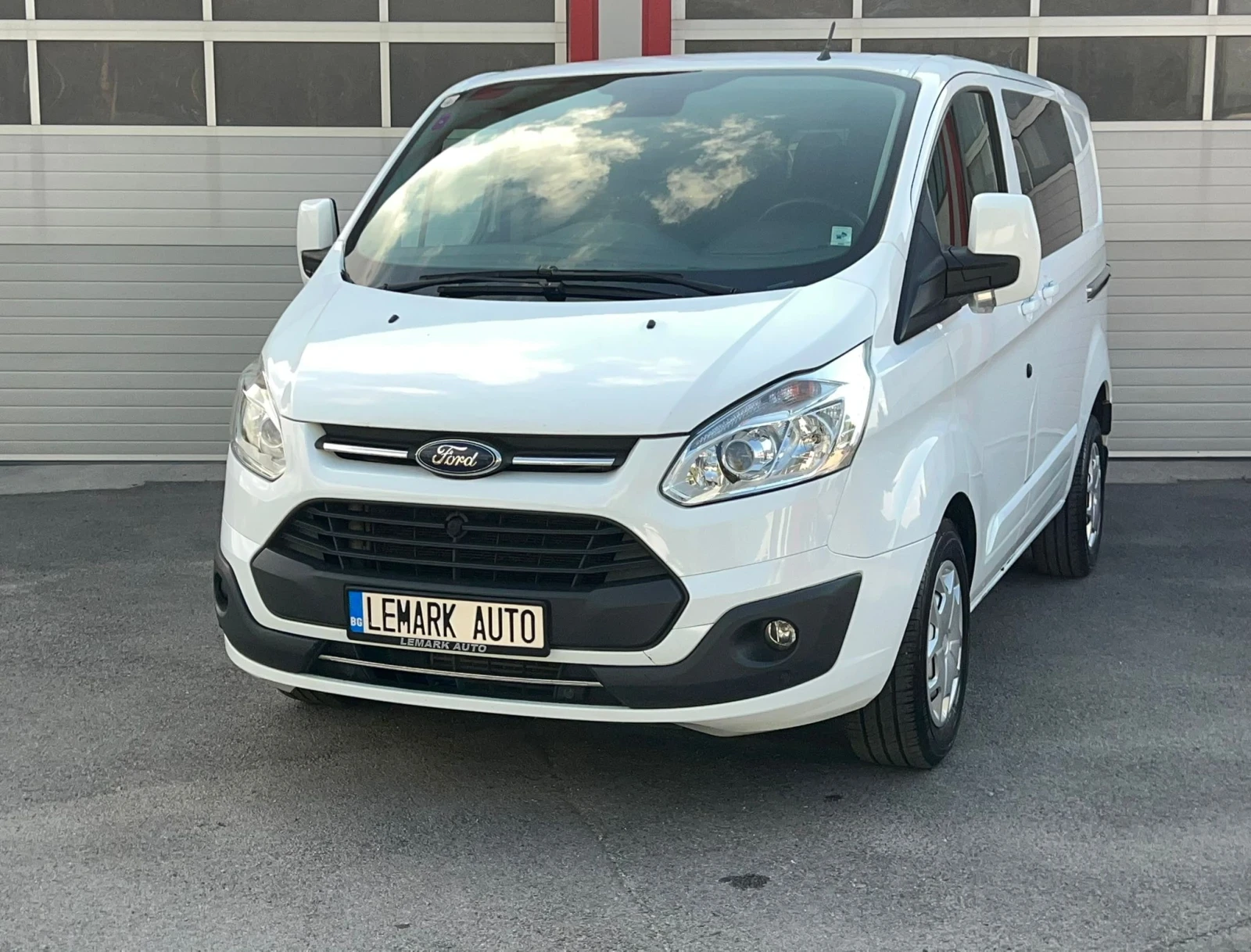 Ford Transit Custom 2.0TDCI LIMITED AUTOMATIK NAVI 6-МЕСТЕН EVRO 6B - изображение 4