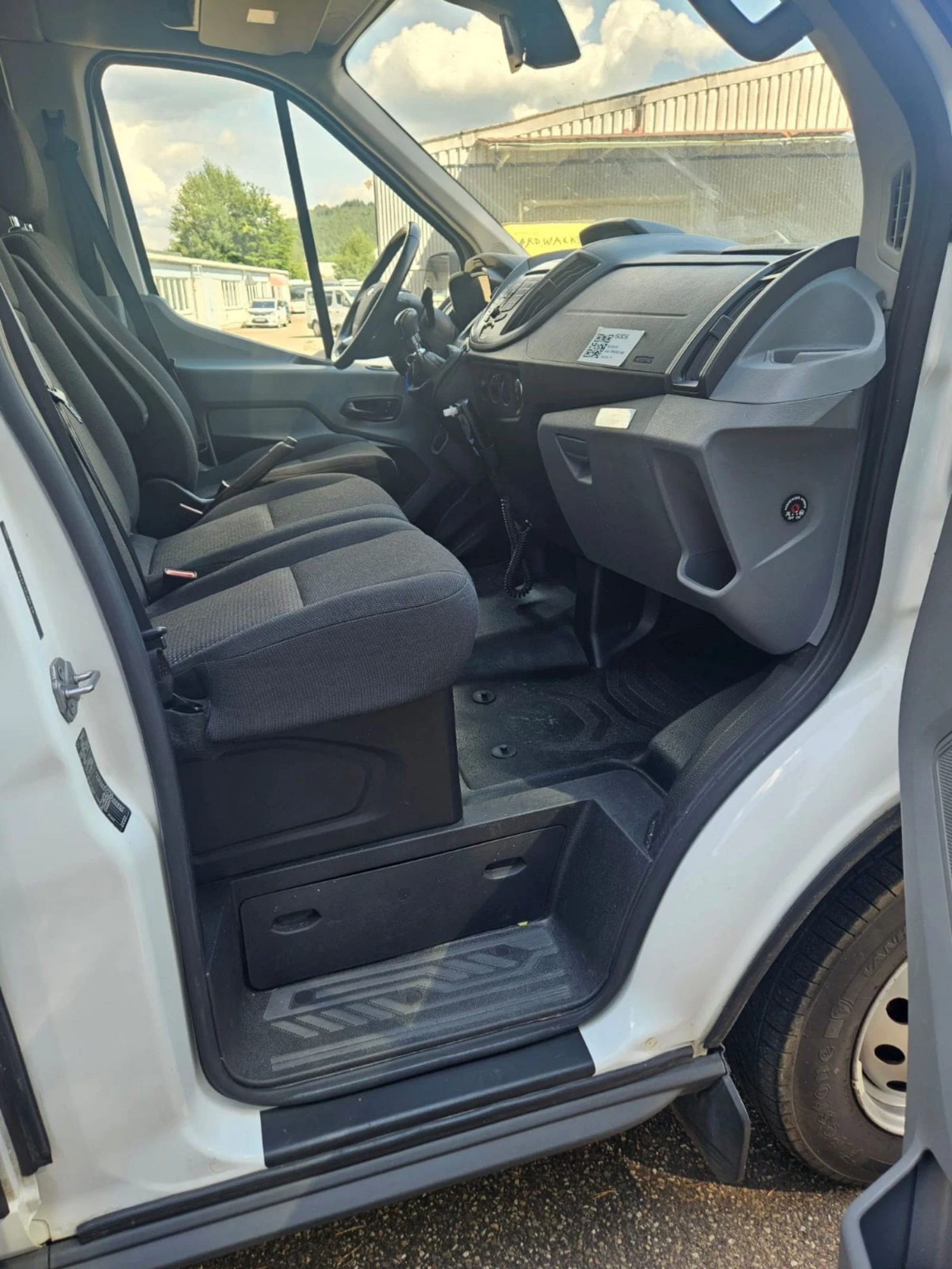 Ford Transit 75000km., снимка 8 - Бусове и автобуси - 55215520