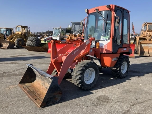 Мини челни товарачи Kubota R420D / КАБИНА / ОЧАКВАН ВНОС !