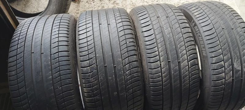 Гуми Летни 245/40R19, снимка 1 - Гуми и джанти - 32926820