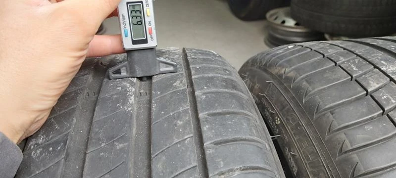 Гуми Летни 245/40R19, снимка 4 - Гуми и джанти - 32926820