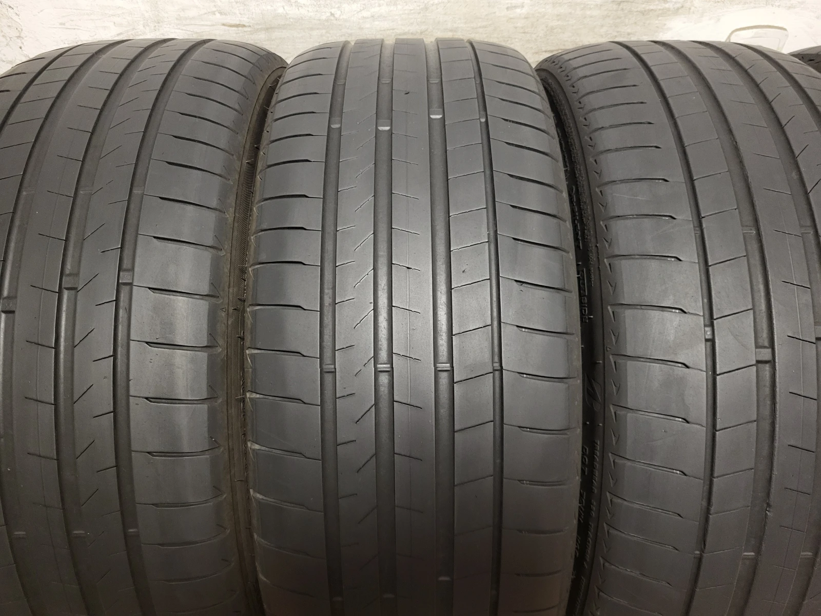 Гуми Летни 245/40R21, снимка 4 - Гуми и джанти - 53797947