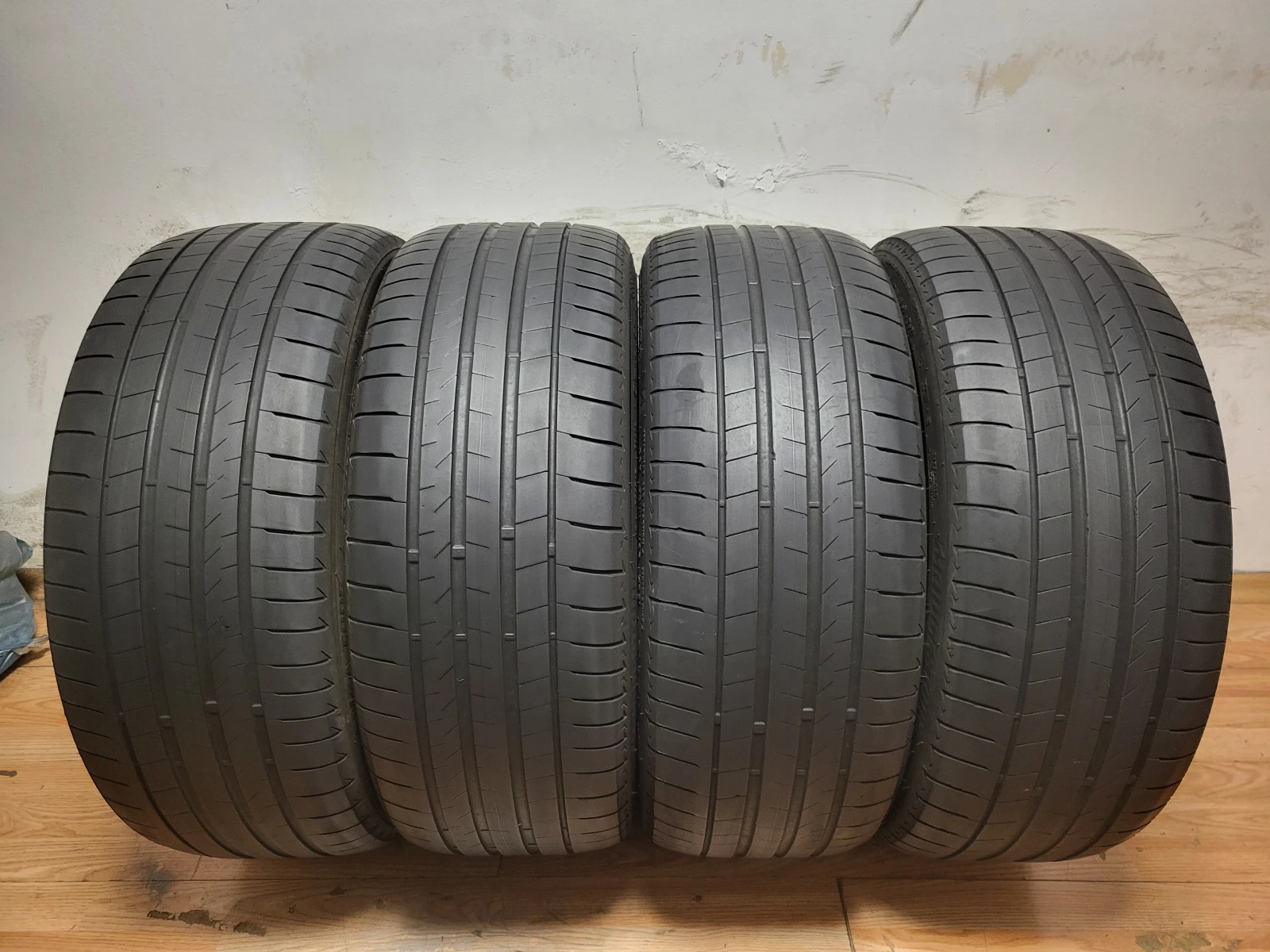 Гуми Летни 245/40R21