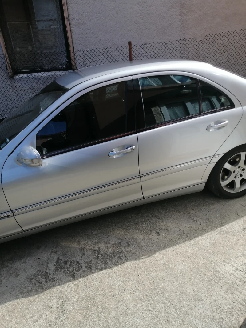 Mercedes-Benz C 220, снимка 6 - Автомобили и джипове - 47465226