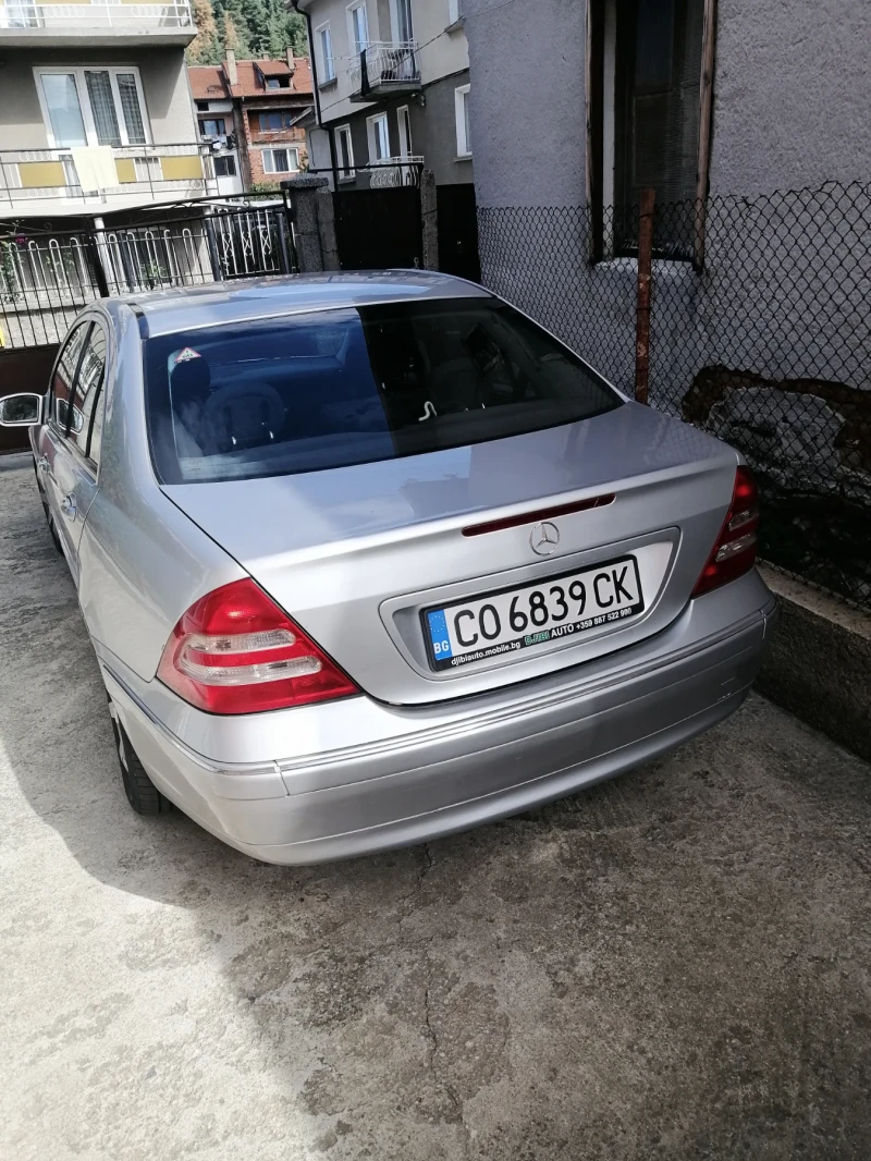 Mercedes-Benz C 220, снимка 8 - Автомобили и джипове - 47465226