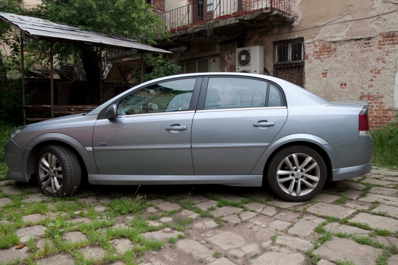 Opel Vectra C, снимка 1 - Автомобили и джипове - 48702755