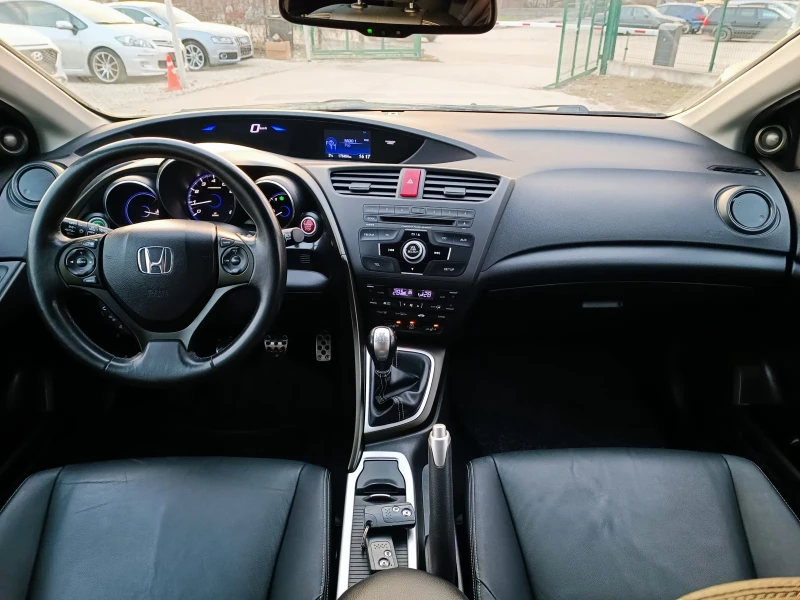 Honda Civic 1.8i-140кс-ШВЕЙЦАРИЯ-РЪЧКА-6ск-Keyless, снимка 13 - Автомобили и джипове - 49019845