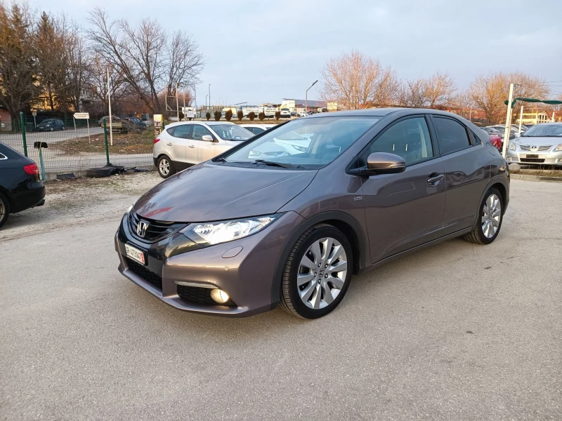 Honda Civic 1.8i-140кс-ШВЕЙЦАРИЯ-РЪЧКА-6ск-Keyless, снимка 7 - Автомобили и джипове - 49019845