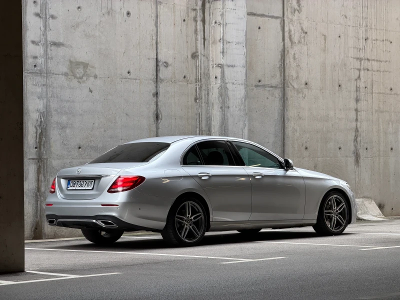 Mercedes-Benz E 220, снимка 4 - Автомобили и джипове - 52679053