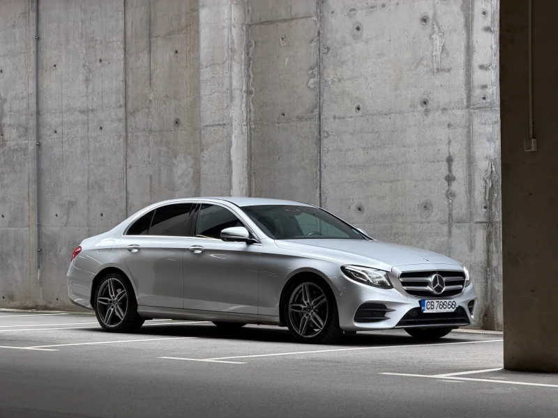 Mercedes-Benz E 220, снимка 5 - Автомобили и джипове - 52679053