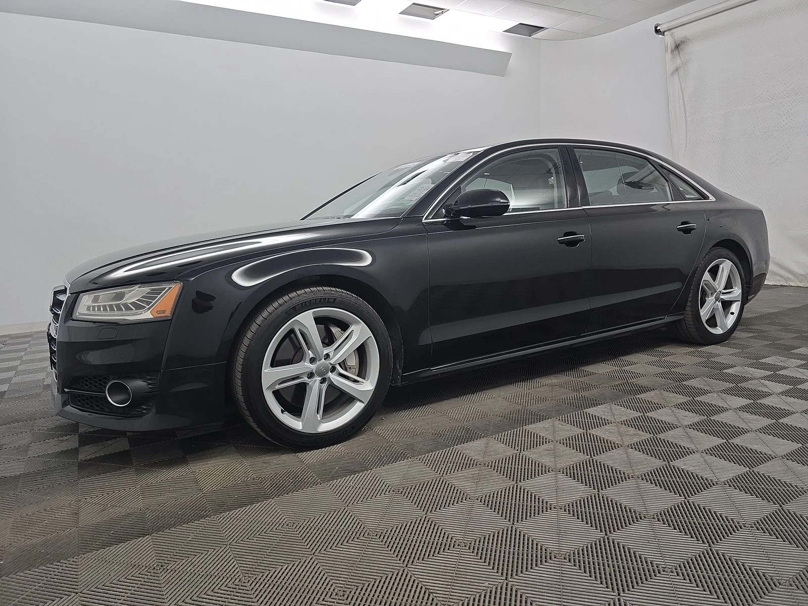 Audi A8 Long* Matrix* distronik* Bose* 360* масаж* обдух*  - изображение 2