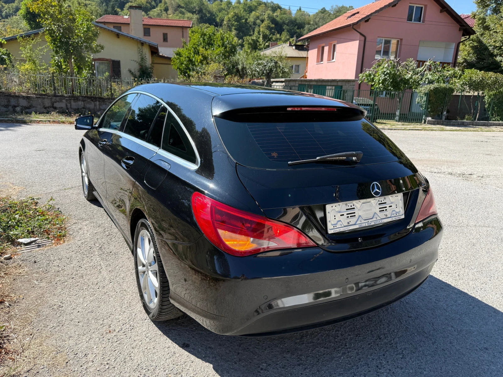 Mercedes-Benz CLA 180D Shooting Brake Business - изображение 6