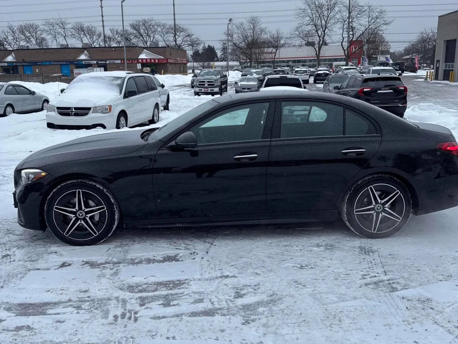 Mercedes-Benz C 300 * CARFAX * 360 * BURMESTER * ПАНОРАМА * KEYLESS - изображение 2