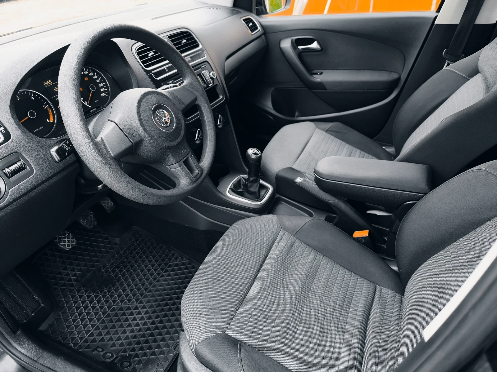 VW Polo 1.6TDI COMFORT LINE, ITALY, снимка 11 - Автомобили и джипове - 53932292