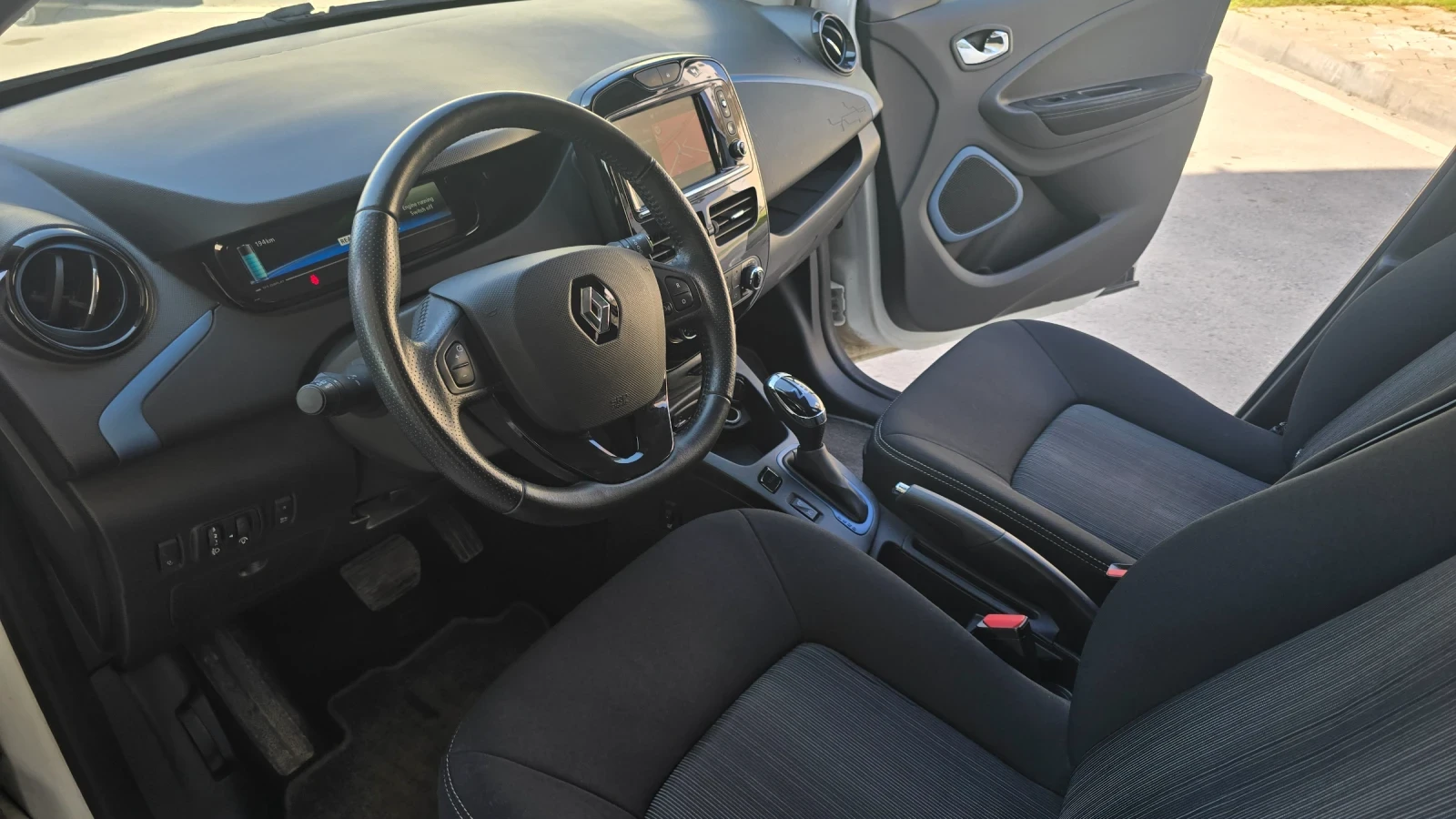 Renault Zoe Limited edition* 44kw * , снимка 9 - Автомобили и джипове - 53975215