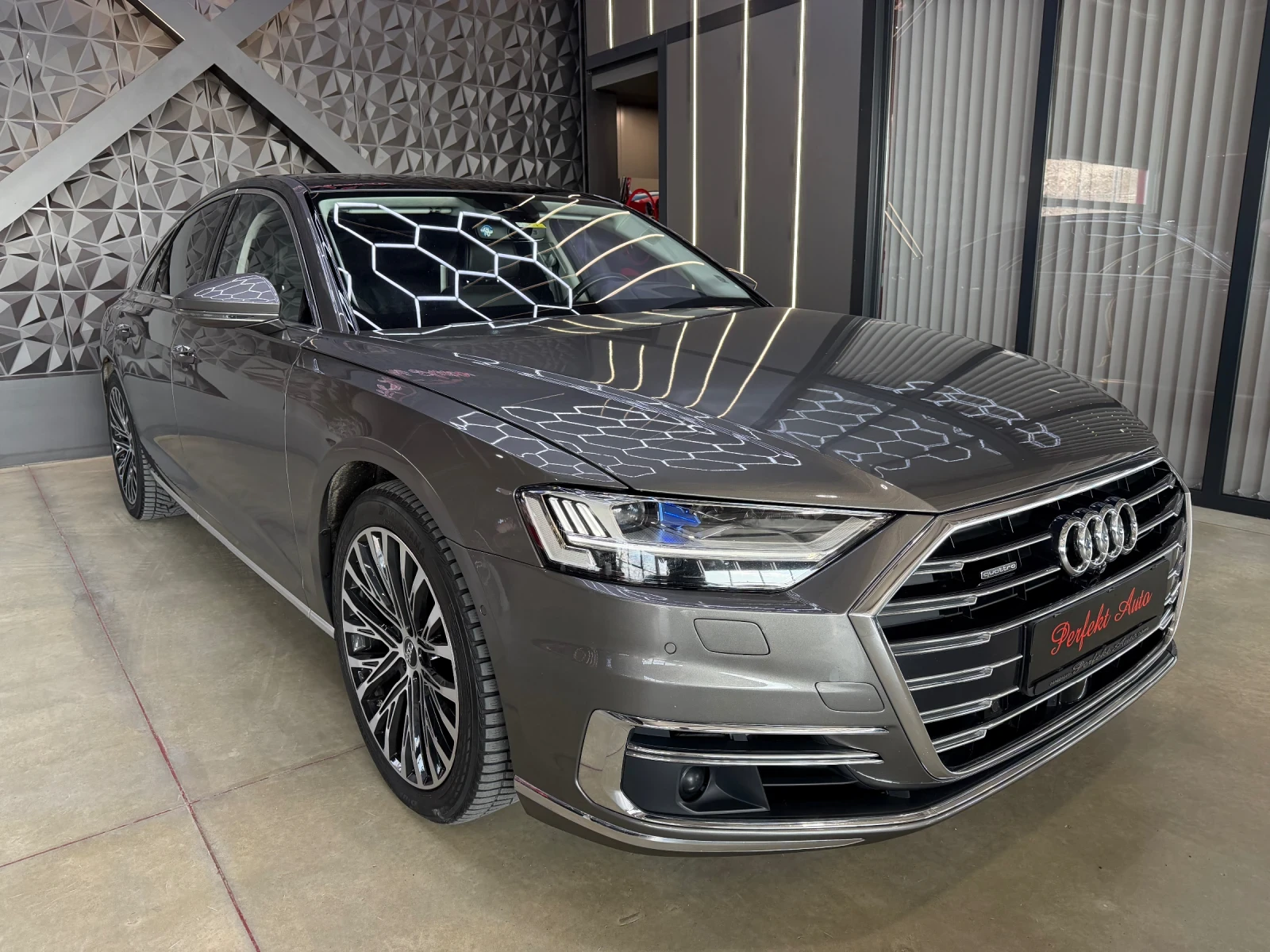 Audi A8 55 TFSI * QUATTRO* FULL ЕКС* B&O* TV* HEAD UP* ШИБ