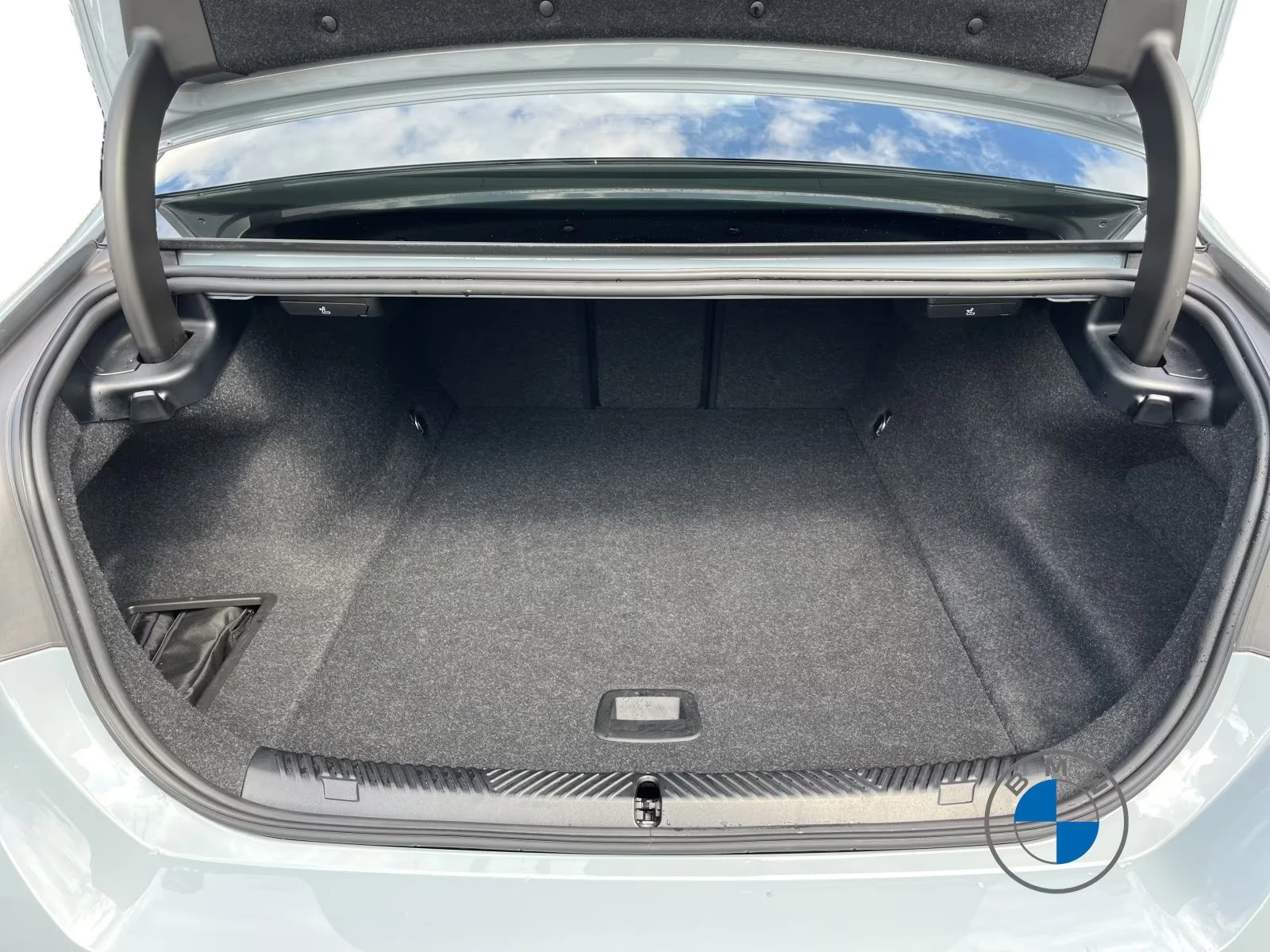 BMW i5 xDRIVE/60/601HP/MSPORTPRO/PANO/ACC/B&W/HUD/217z, снимка 8 - Автомобили и джипове - 54000007