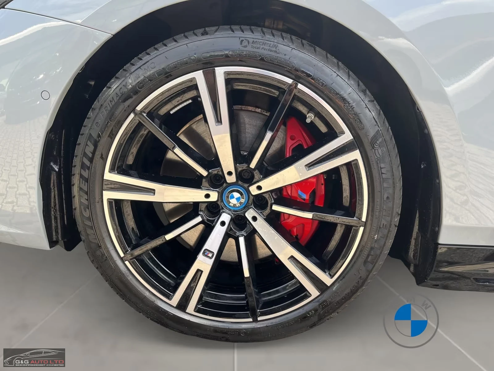 BMW i5 xDRIVE/60/601HP/MSPORTPRO/PANO/ACC/B&W/HUD/217z, снимка 7 - Автомобили и джипове - 54000007