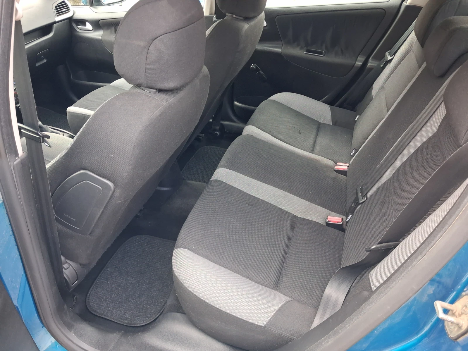 Peugeot 207 1.4i, снимка 10 - Автомобили и джипове - 54041724