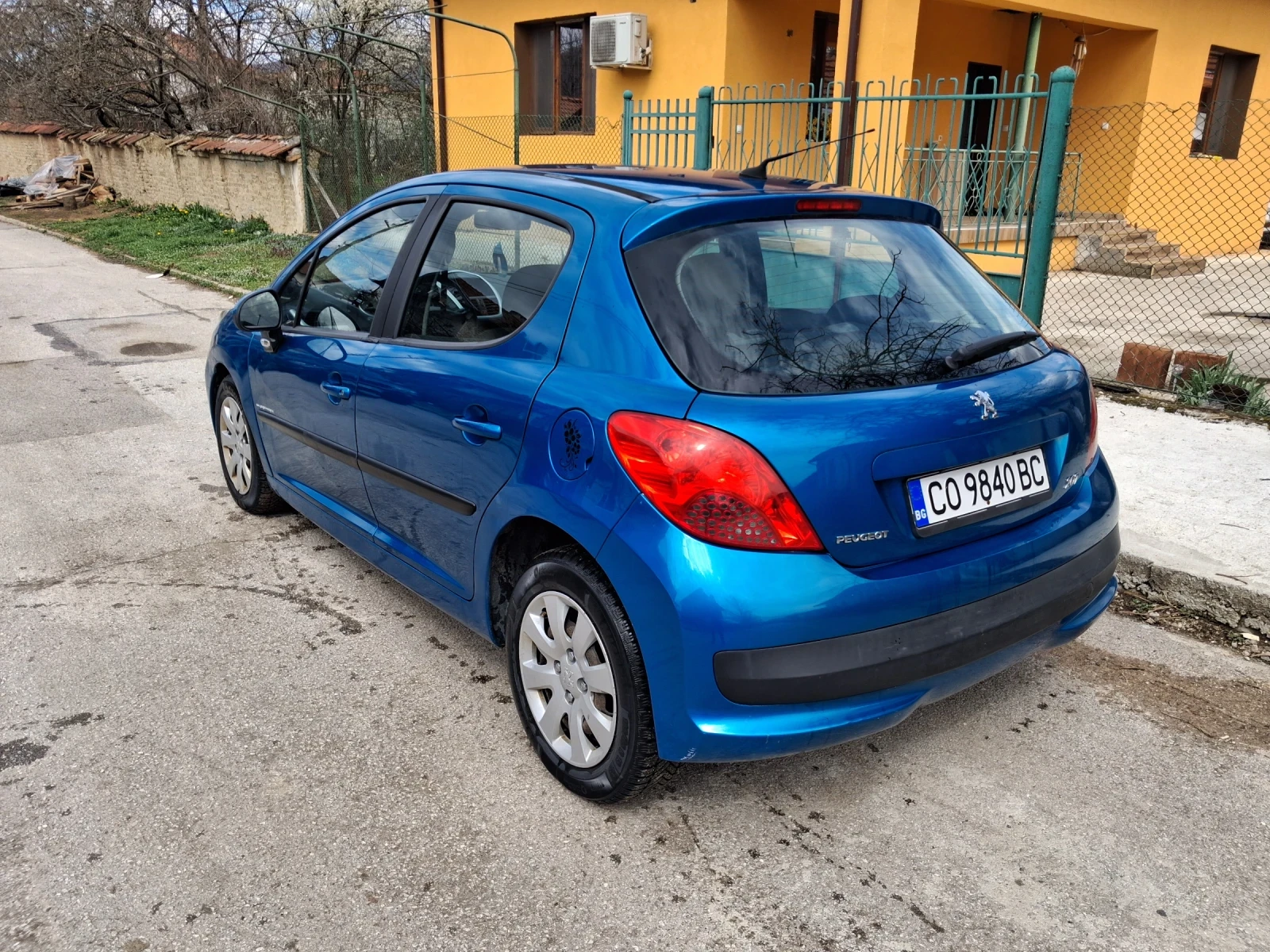 Peugeot 207 1.4i, снимка 6 - Автомобили и джипове - 54041724