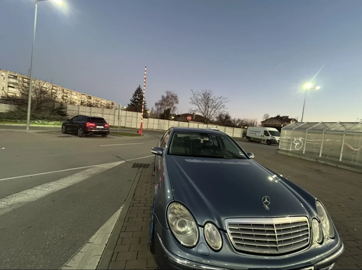 Mercedes-Benz E 270, снимка 8 - Автомобили и джипове - 54111227