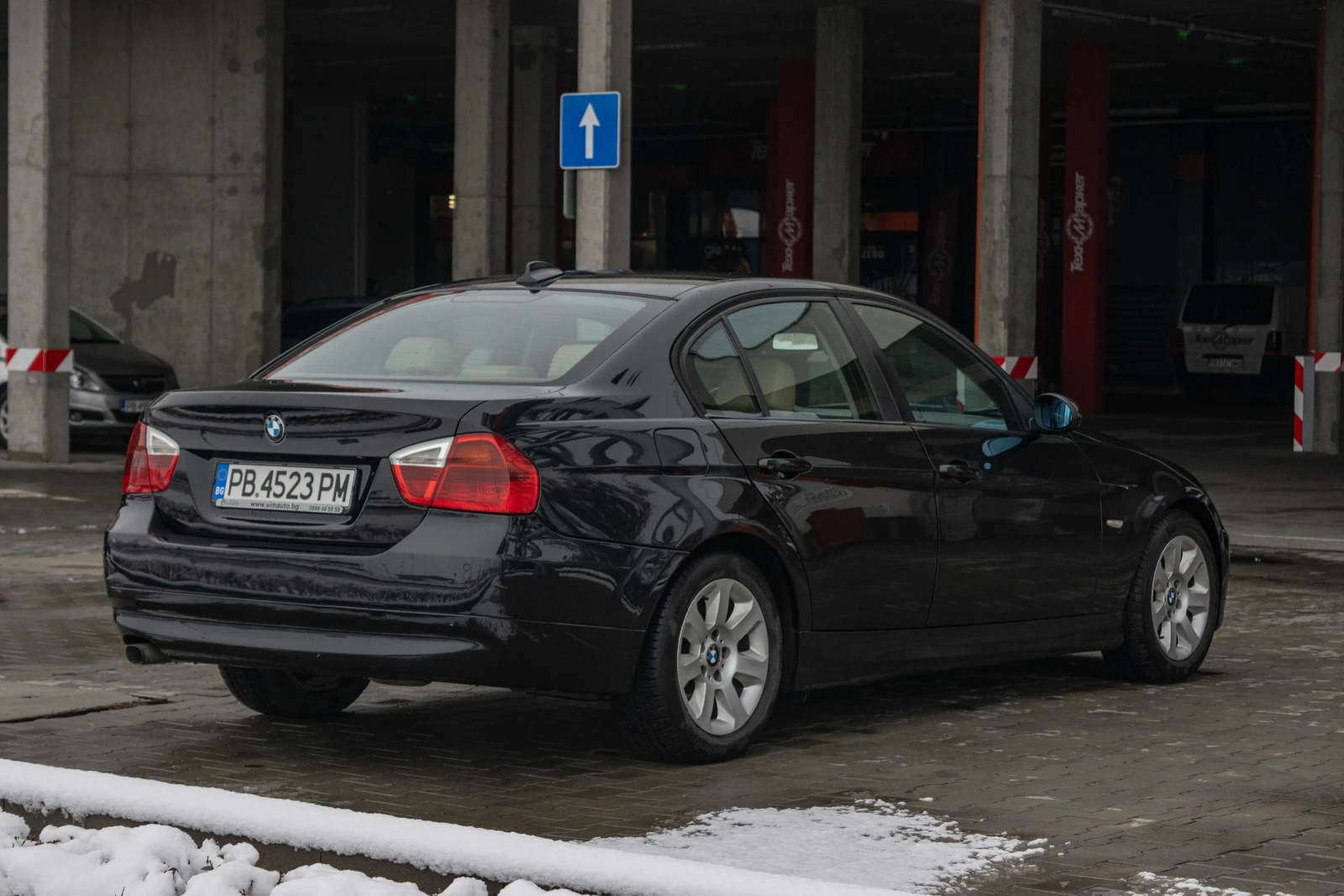 BMW 320 D, снимка 4 - Автомобили и джипове - 54236432