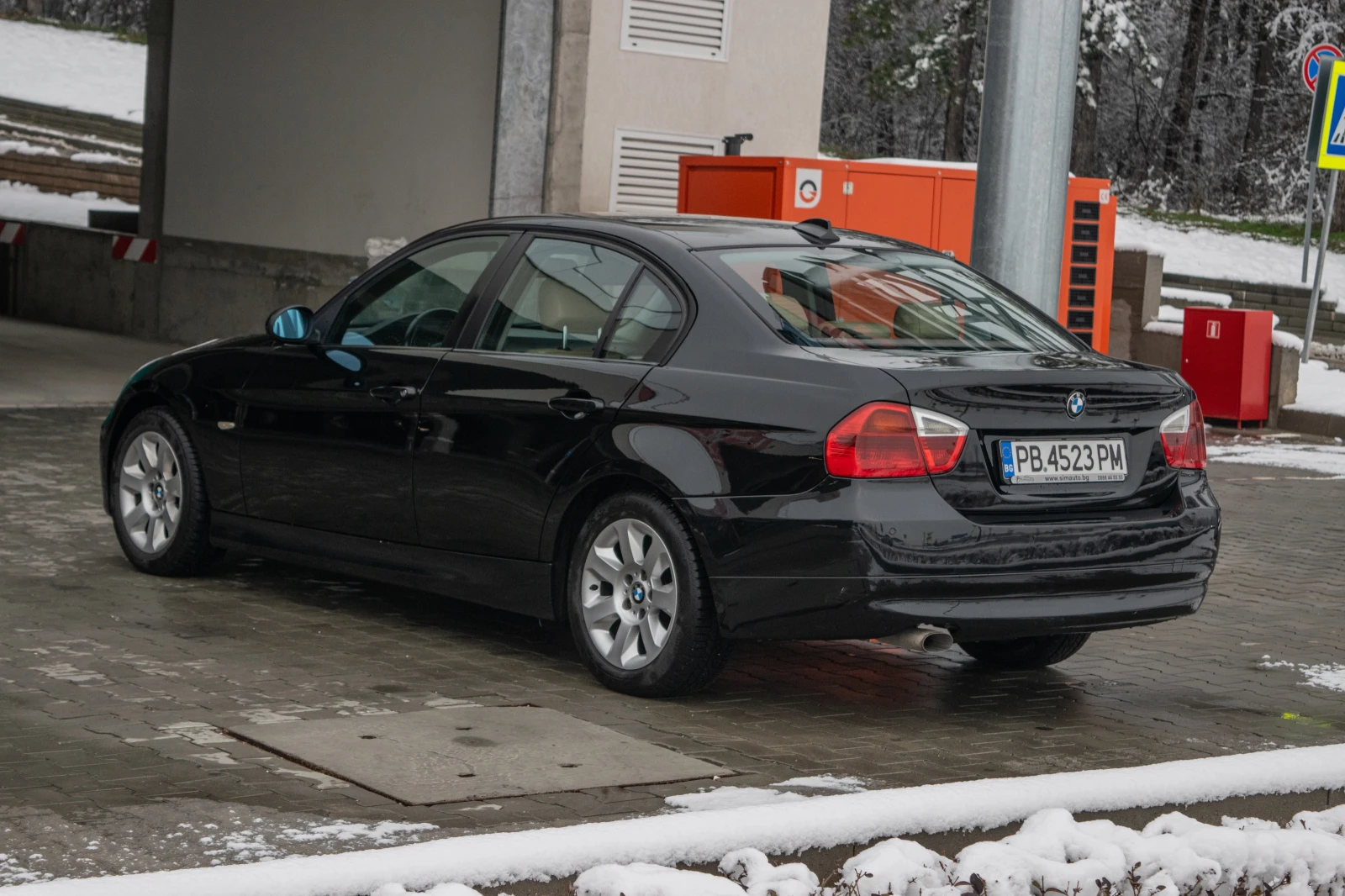 BMW 320 D, снимка 6 - Автомобили и джипове - 54236432