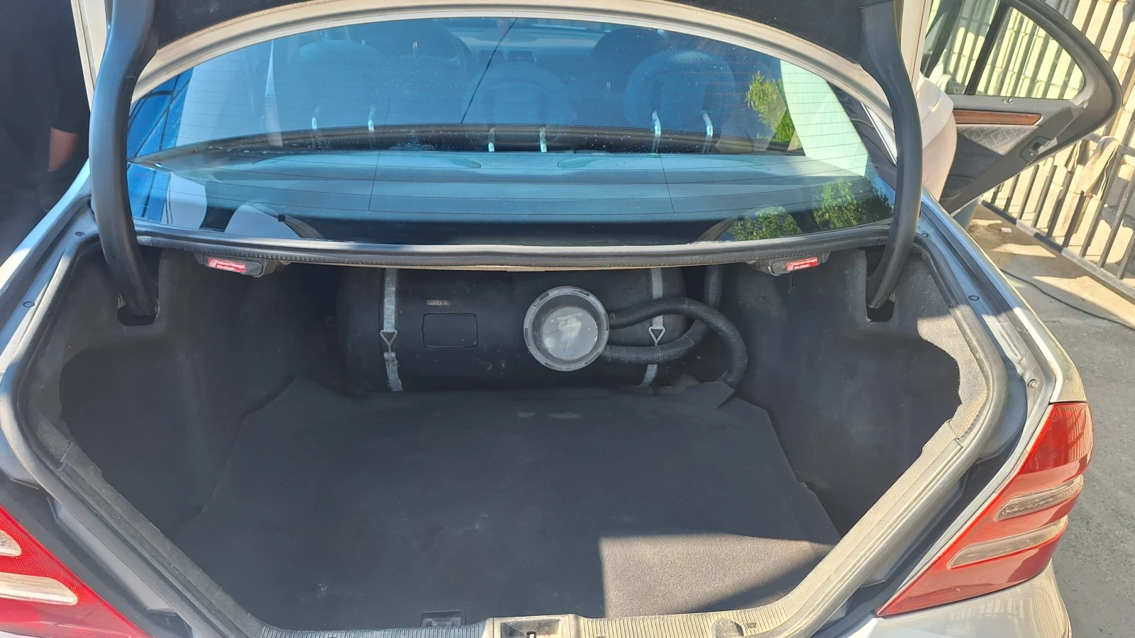 Mercedes-Benz C 200 Газова уредба, снимка 4 - Автомобили и джипове - 54885110