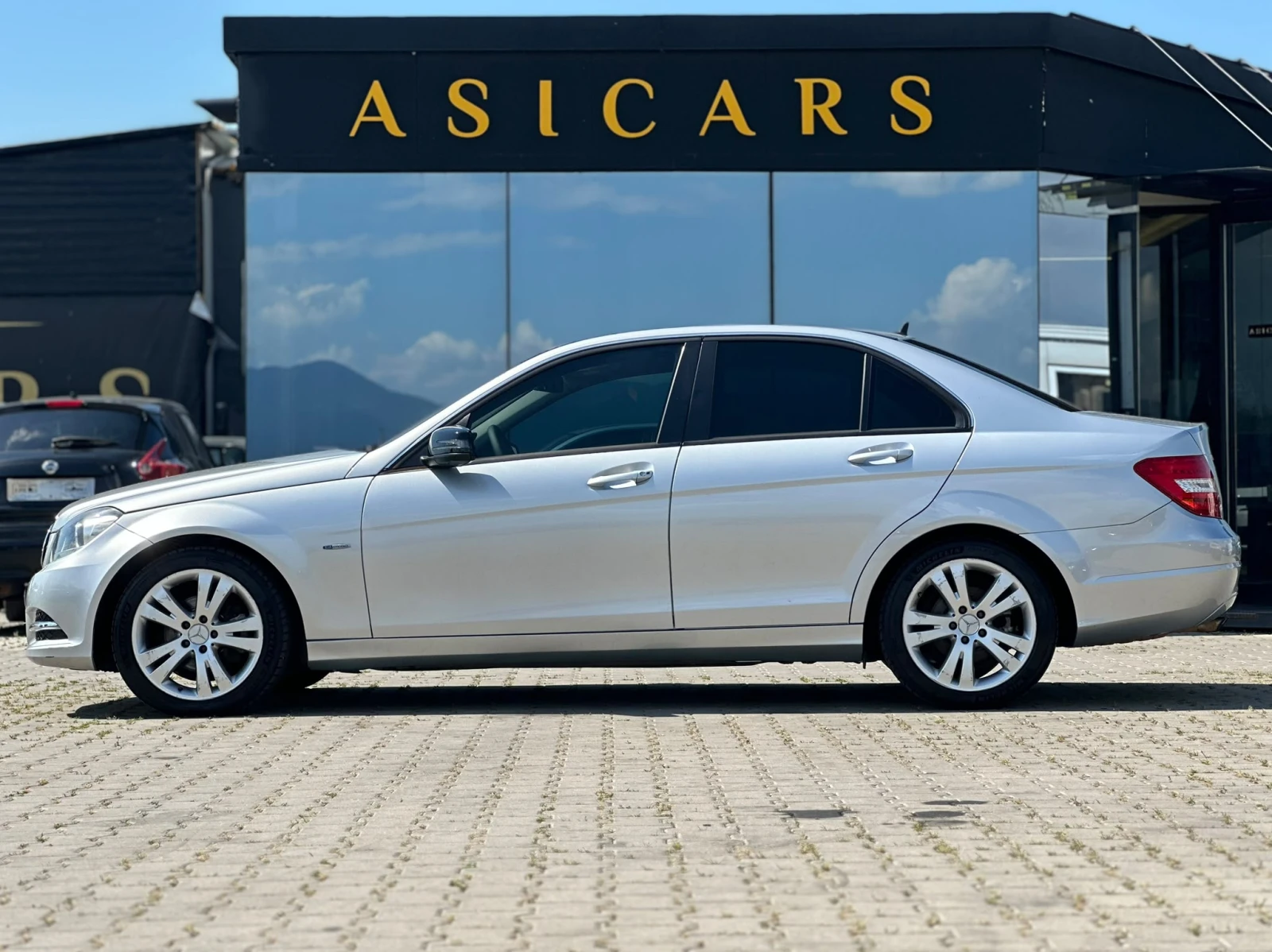 Mercedes-Benz C 200 / 7G TRONIC / FACELIFT / BLUE EFFICIENCY /, снимка 2 - Автомобили и джипове - 54956195