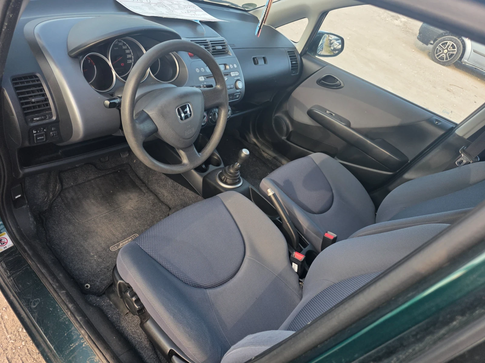 Honda Jazz 1.4 бензин, снимка 9 - Автомобили и джипове - 55019917