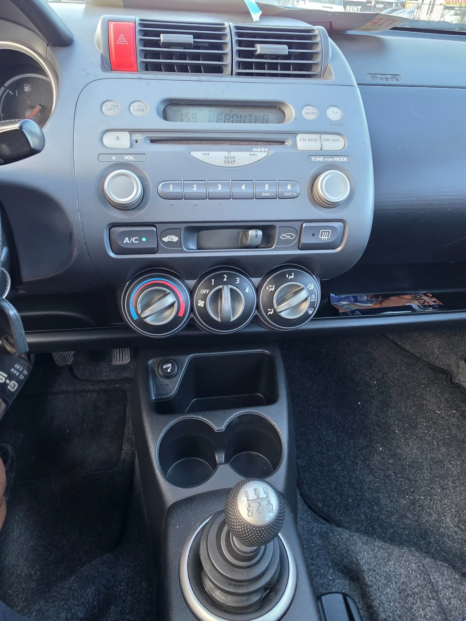 Honda Jazz 1.4 бензин, снимка 11 - Автомобили и джипове - 55019917