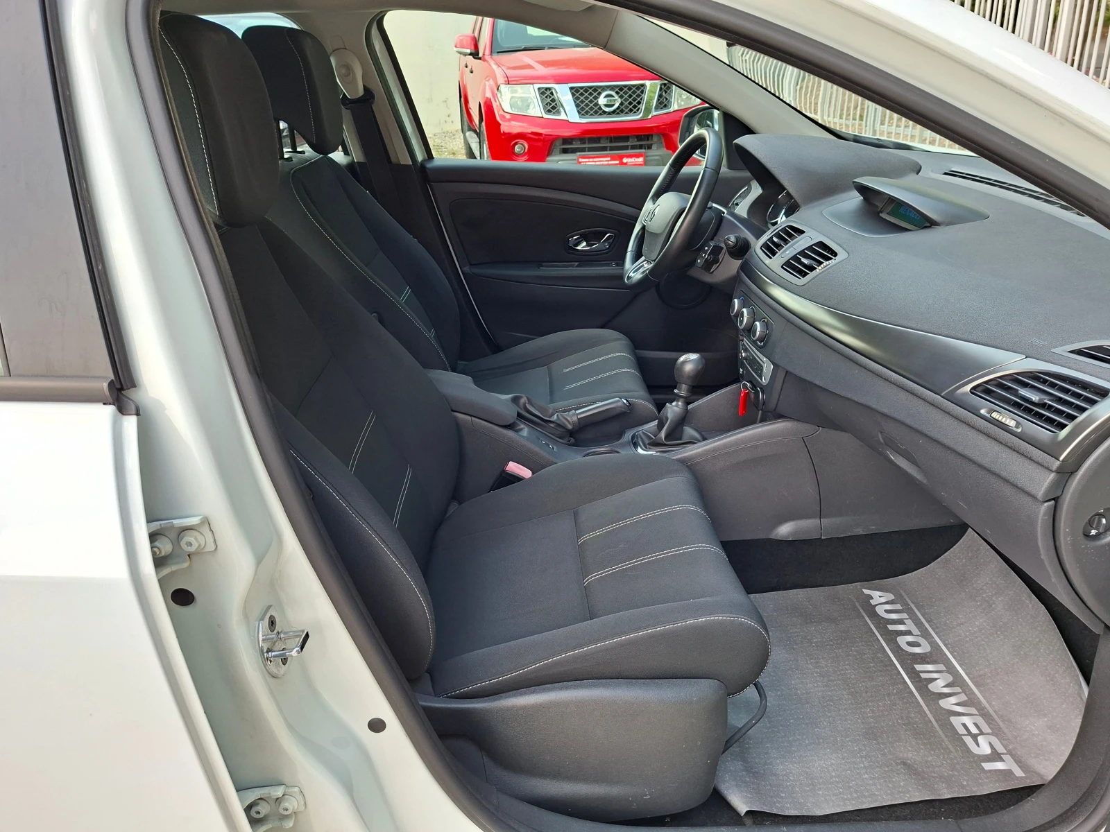 Renault Megane 1.5/110кс, снимка 14 - Автомобили и джипове - 55121159