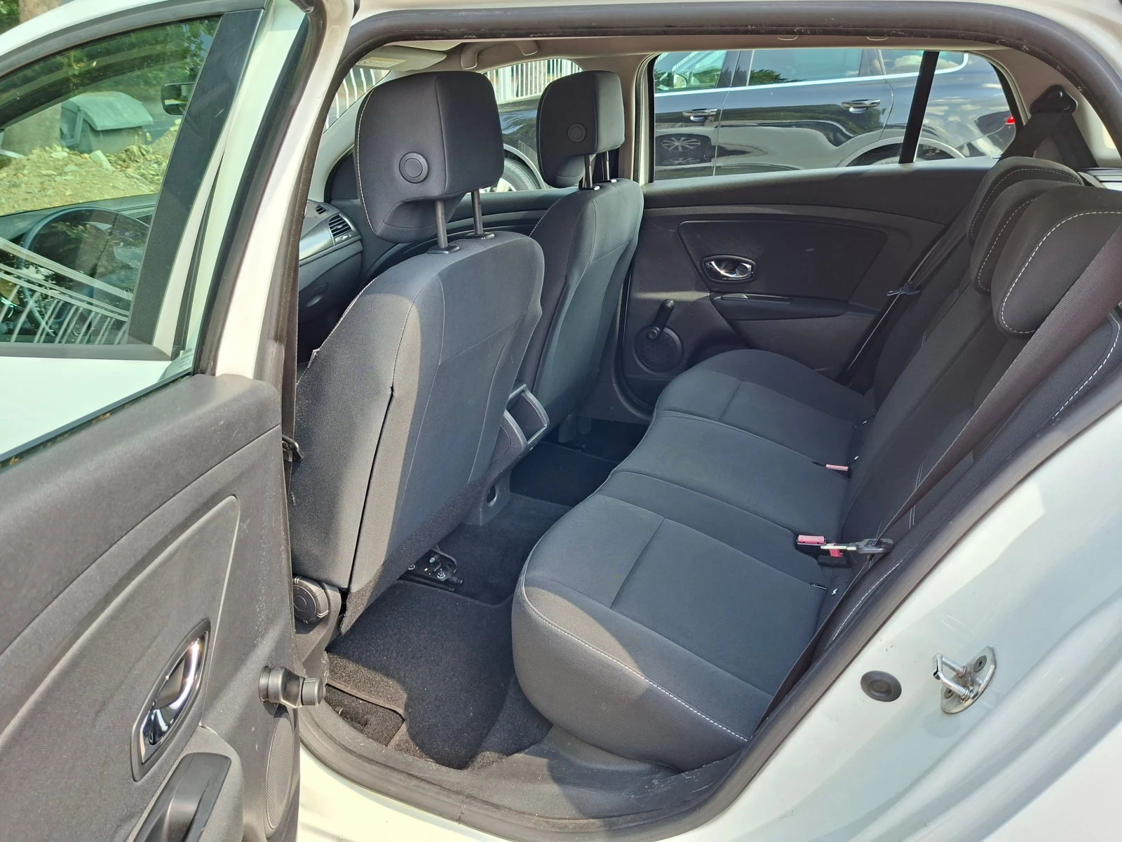 Renault Megane 1.5/110кс, снимка 11 - Автомобили и джипове - 55121159