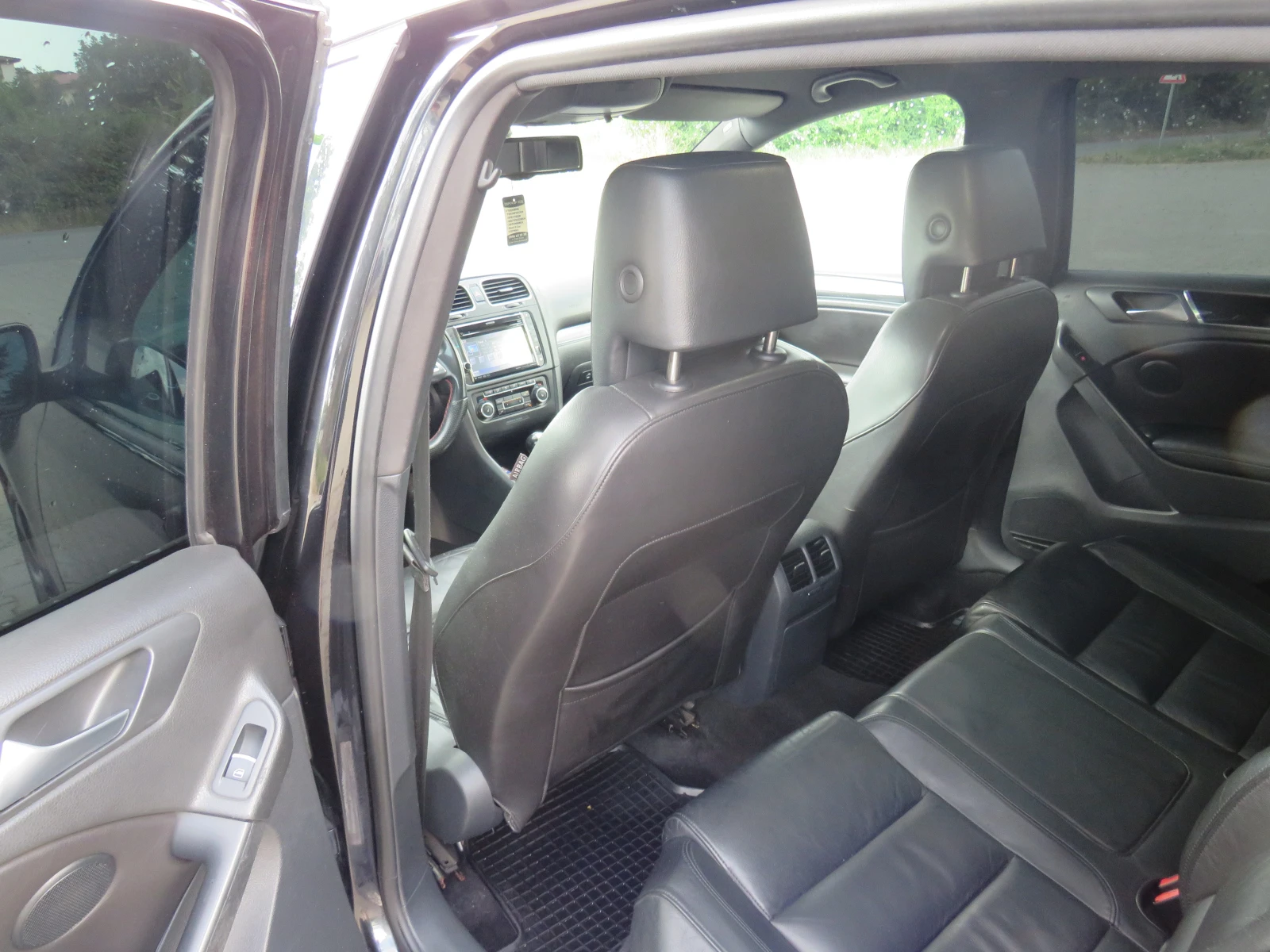VW Golf GTI DSG NAVI RECARO LED, снимка 10 - Автомобили и джипове - 55130917