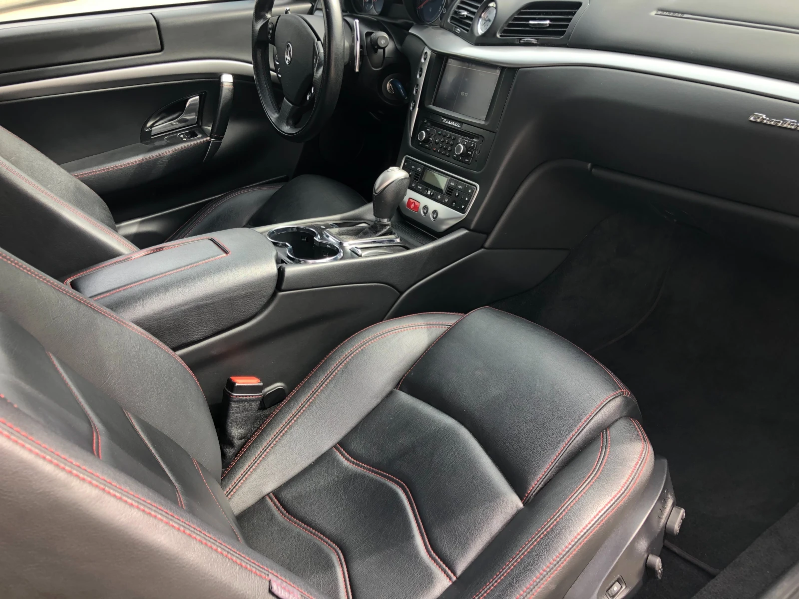 Maserati GranTurismo 4.7 S V8 80 000км Япония, снимка 12 - Автомобили и джипове - 55200728