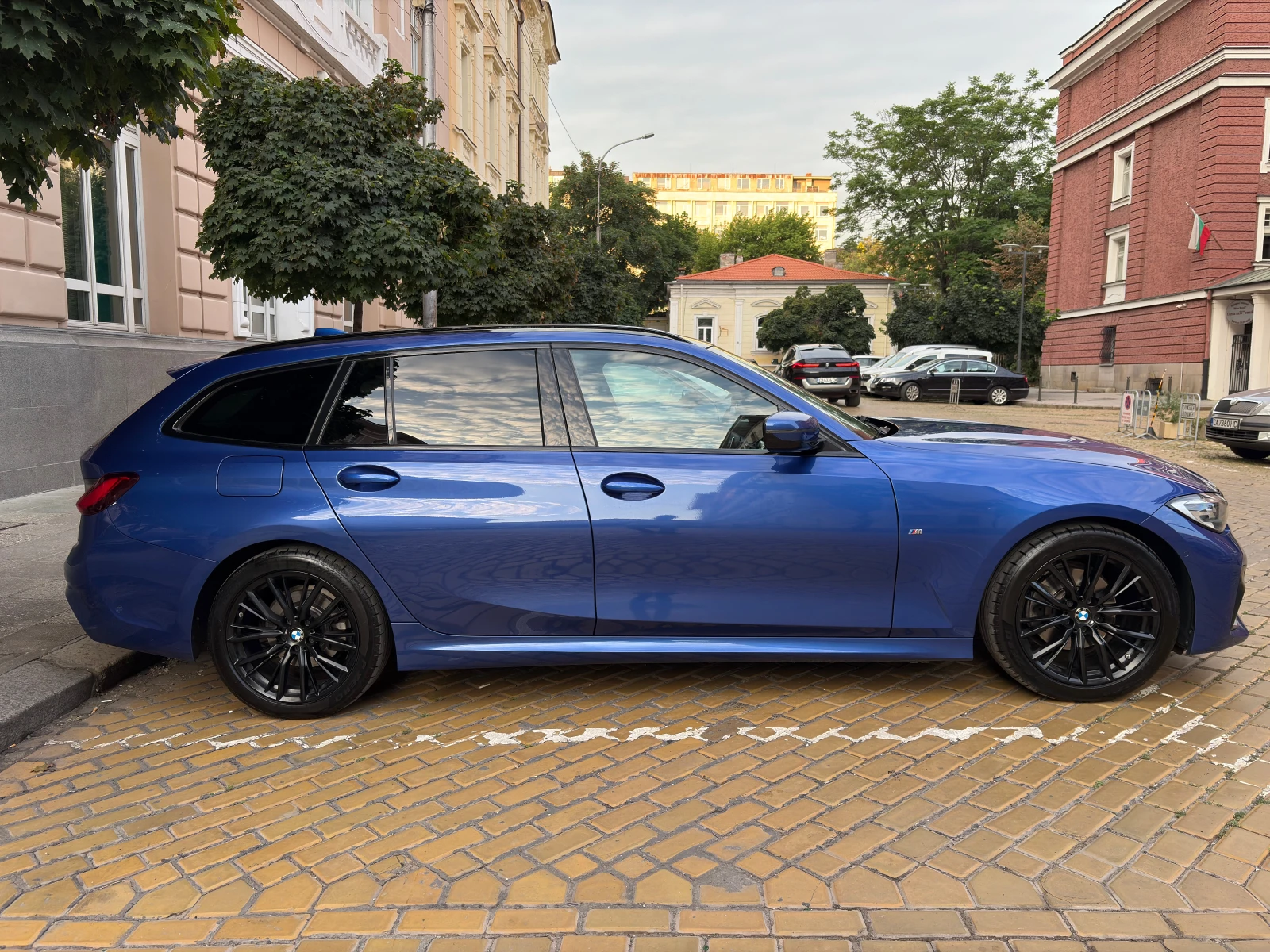 BMW 320 d xDrive 2019 г. на 91000 км., снимка 2 - Автомобили и джипове - 55242535