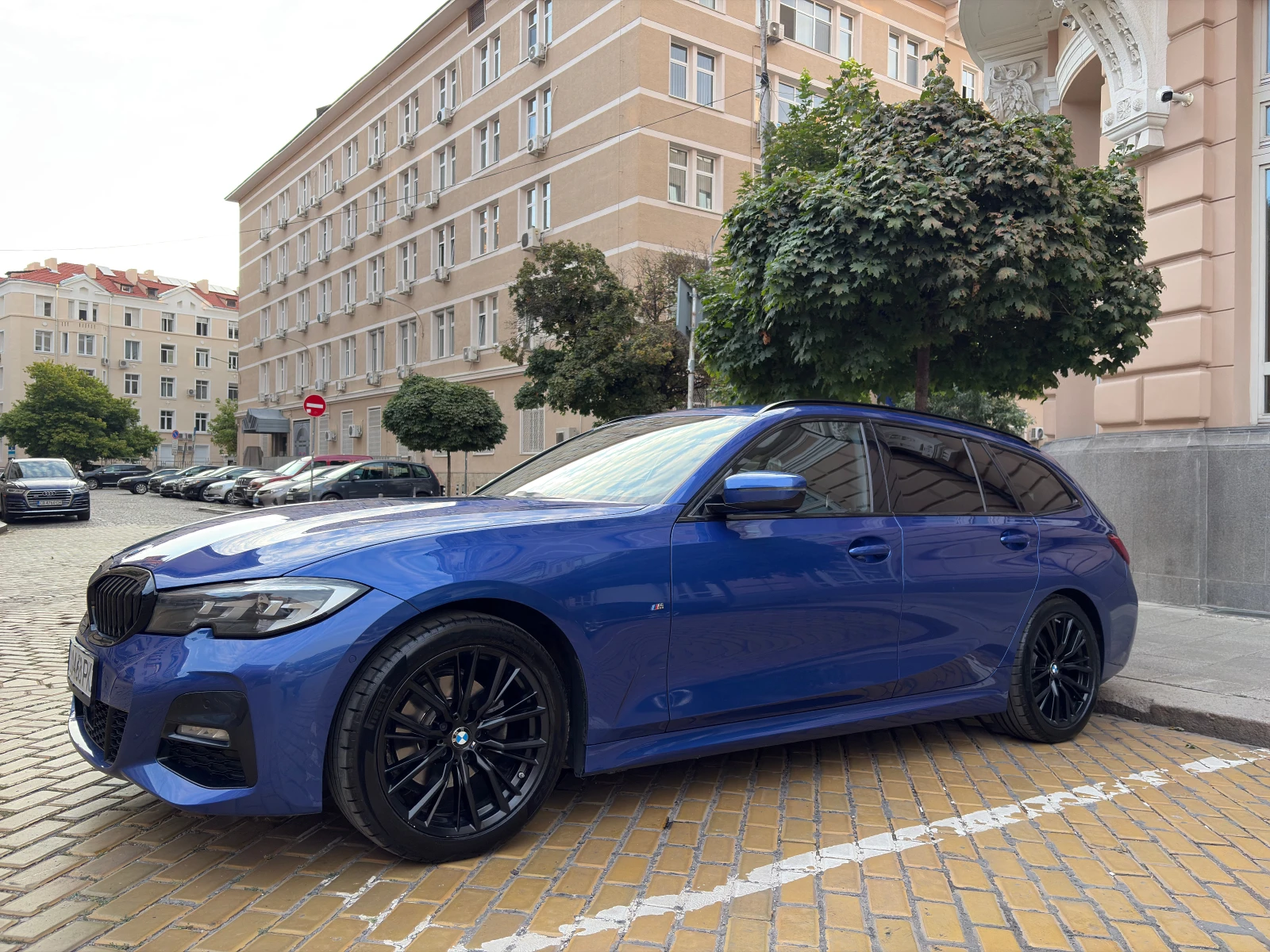 BMW 320 d xDrive 2019 г. на 88500 км.
