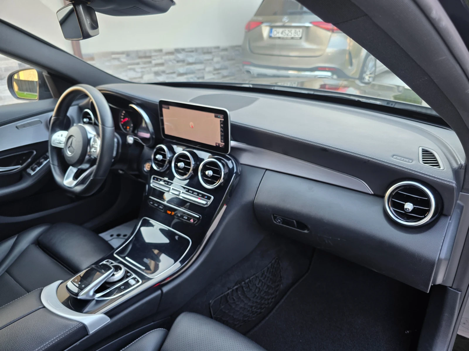 Mercedes-Benz C 300 2.0 AMG PREMIUM PLUS , снимка 15 - Автомобили и джипове - 55476782