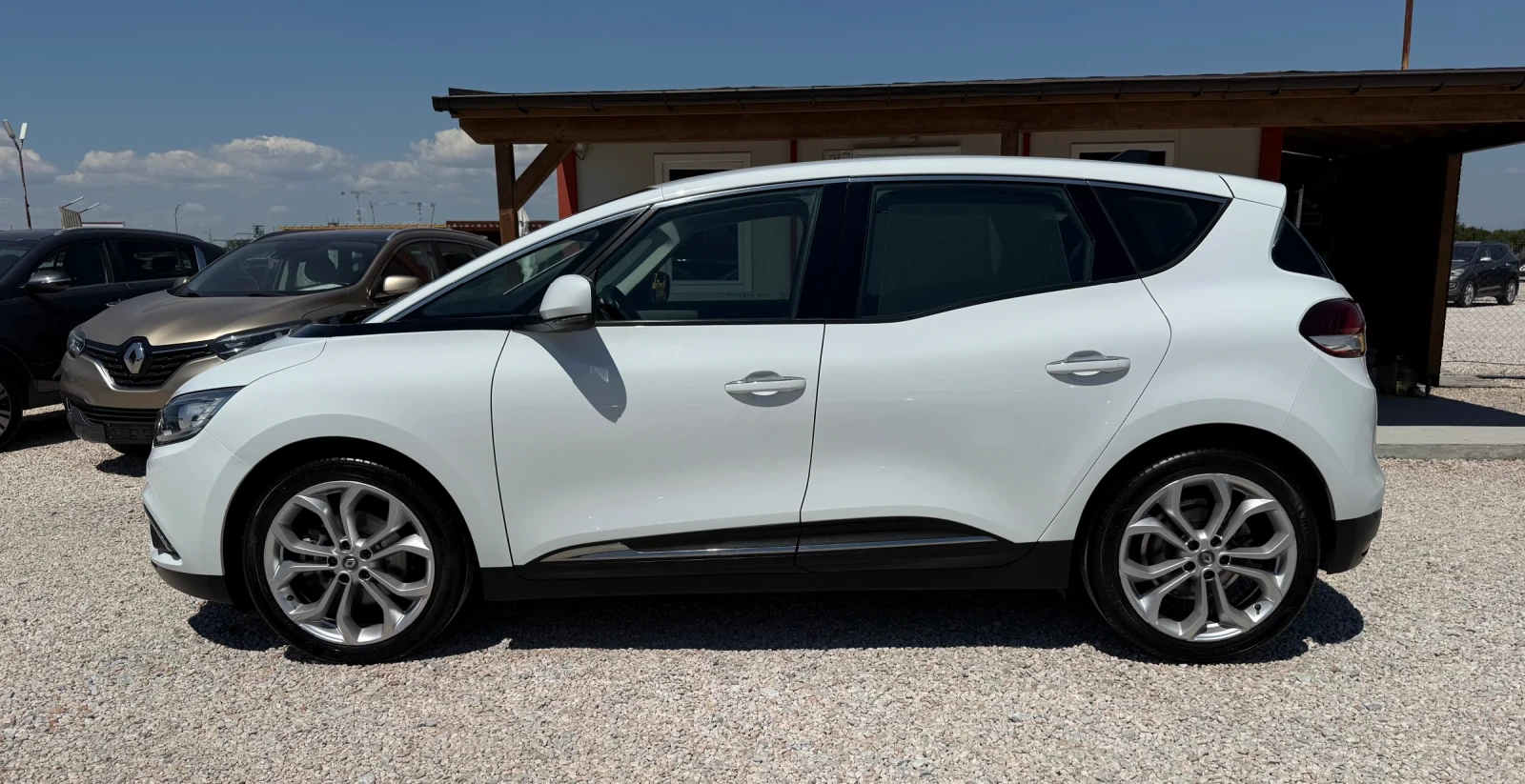 Renault Scenic 1.5dci* 110k.c* TOP* СЕРВИЗНА ИСТОРИЯ* , снимка 5 - Автомобили и джипове - 55541611
