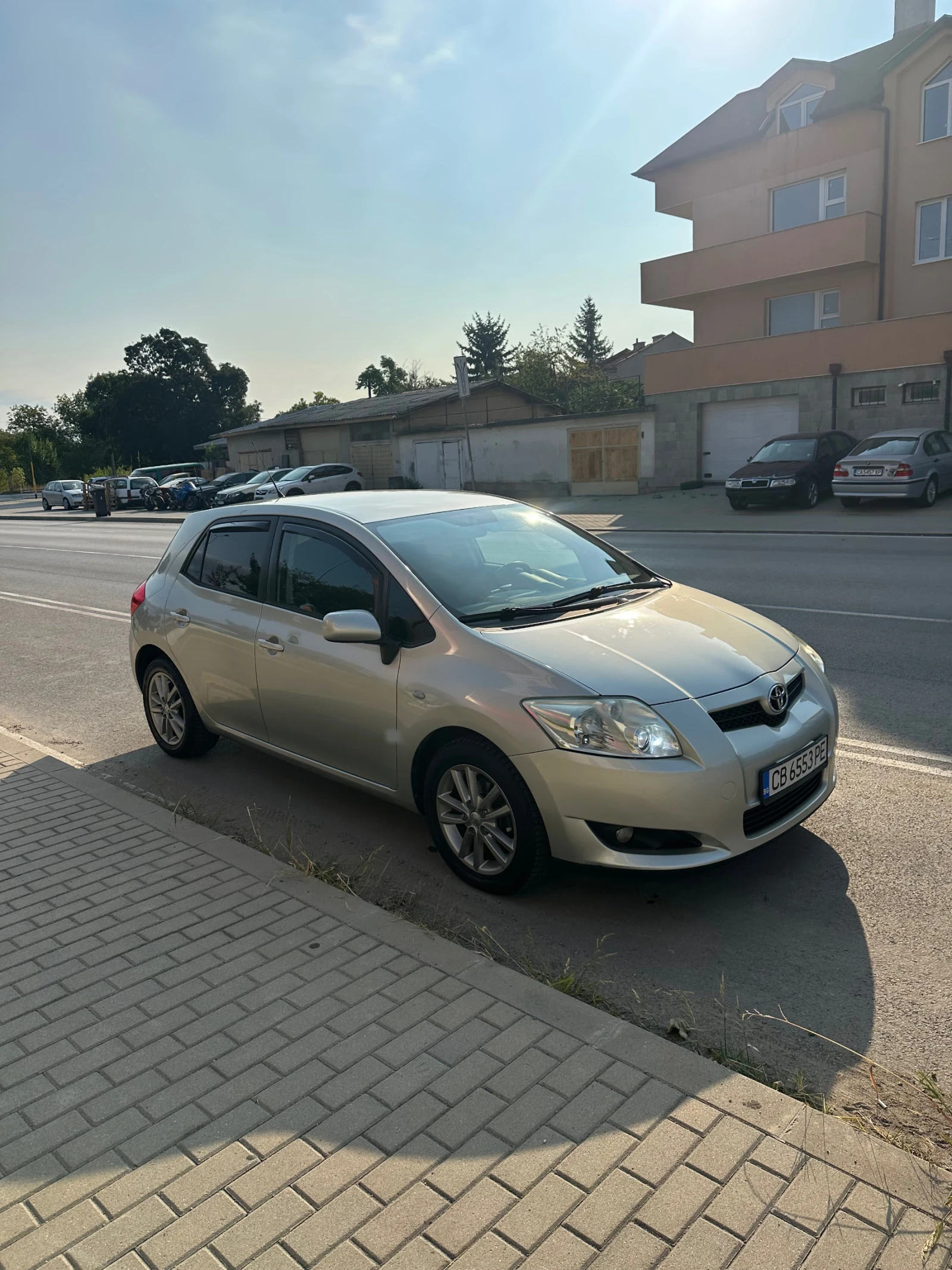 Toyota Auris 1.6 VVT-i, снимка 3 - Автомобили и джипове - 55966086