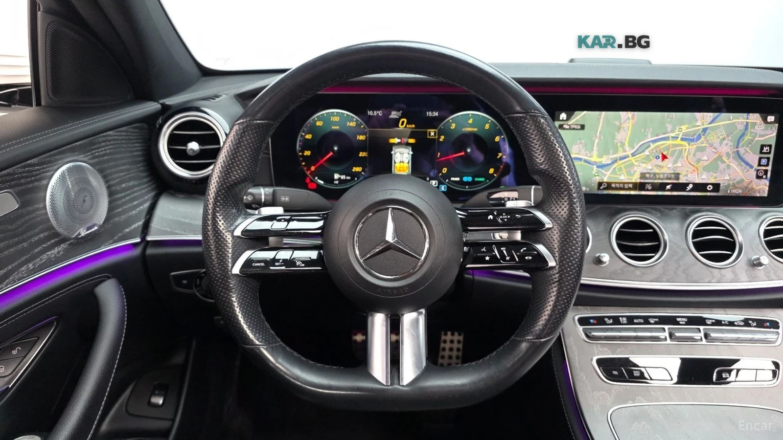 Mercedes-Benz E 350 4MATIC* AMG* ПОДГРЕВ* 360* ПАНО* HEAD-UP* , снимка 12 - Автомобили и джипове - 56008130