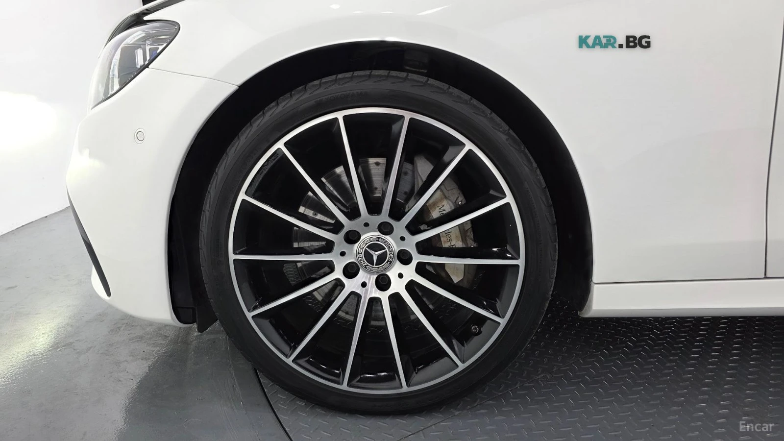 Mercedes-Benz E 350 4MATIC* AMG* ПОДГРЕВ* 360* ПАНО* HEAD-UP* , снимка 5 - Автомобили и джипове - 56008130