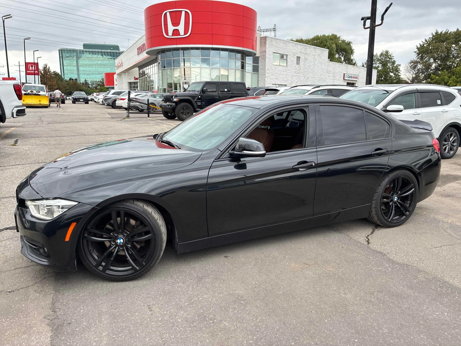 BMW 330 i xDrive | CARFAX | БЕЗ ИНЦИДЕНТИ , снимка 3 - Автомобили и джипове - 56124983