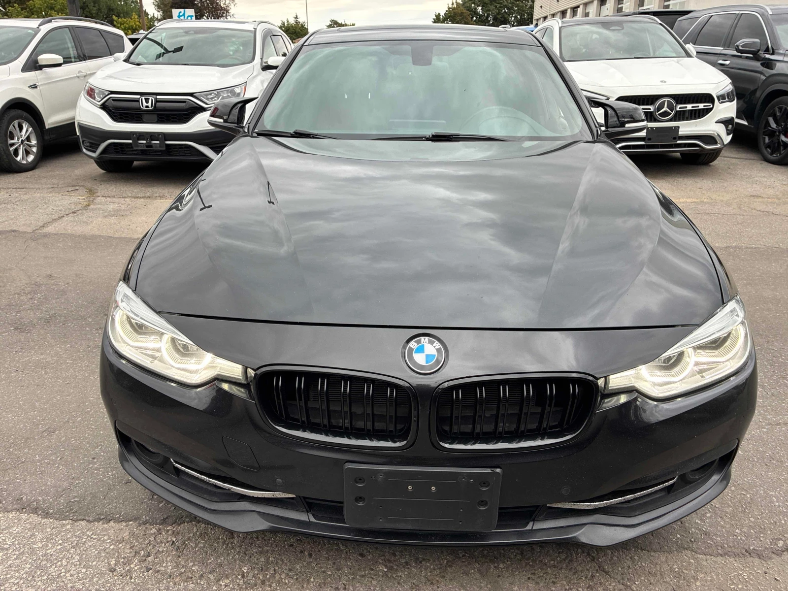BMW 330 i xDrive | CARFAX | БЕЗ ИНЦИДЕНТИ , снимка 2 - Автомобили и джипове - 56124983