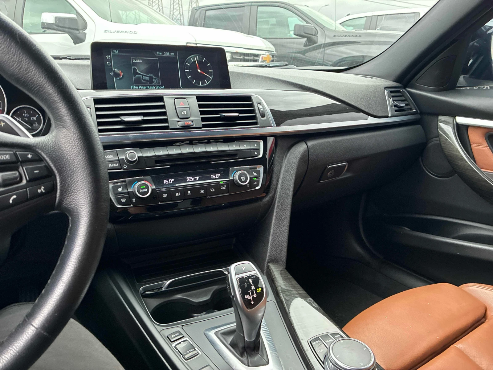 BMW 330 i xDrive | CARFAX | БЕЗ ИНЦИДЕНТИ , снимка 9 - Автомобили и джипове - 56124983