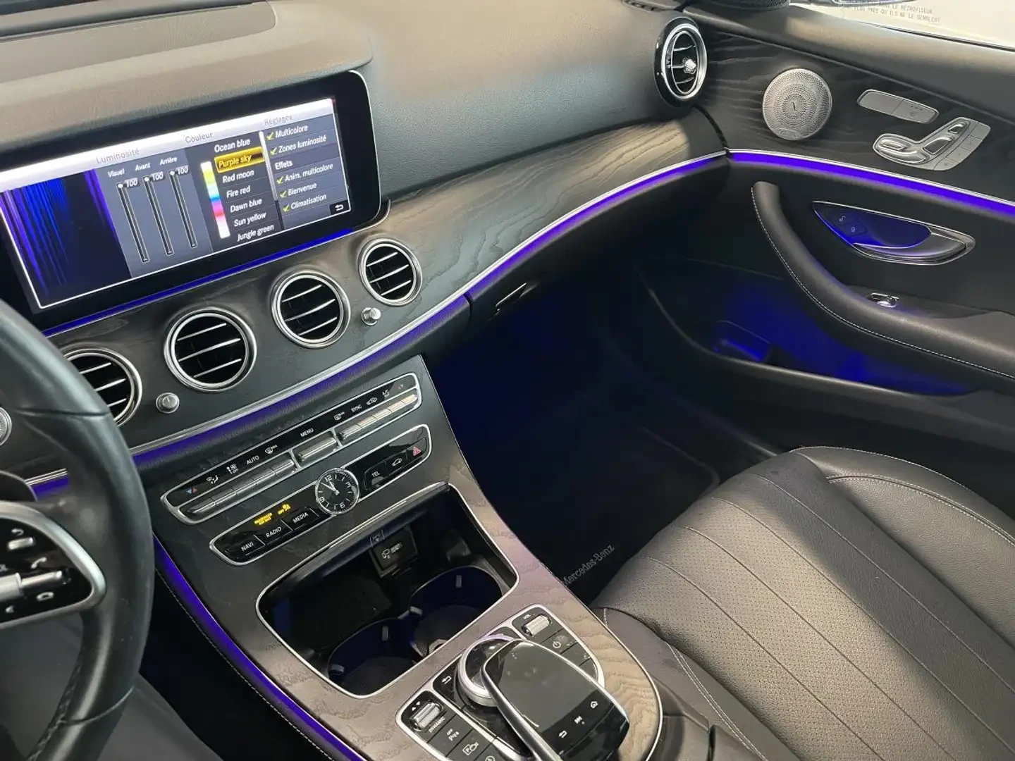 Mercedes-Benz E 350 AMG PKG/BURMESTER/360/ADAPTIVE/AMBIENT/, снимка 11 - Автомобили и джипове - 56256094