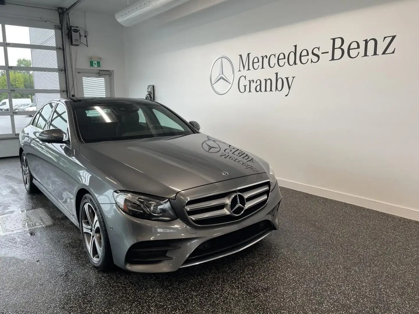 Mercedes-Benz E 350 AMG PKG/BURMESTER/360/ADAPTIVE/AMBIENT/