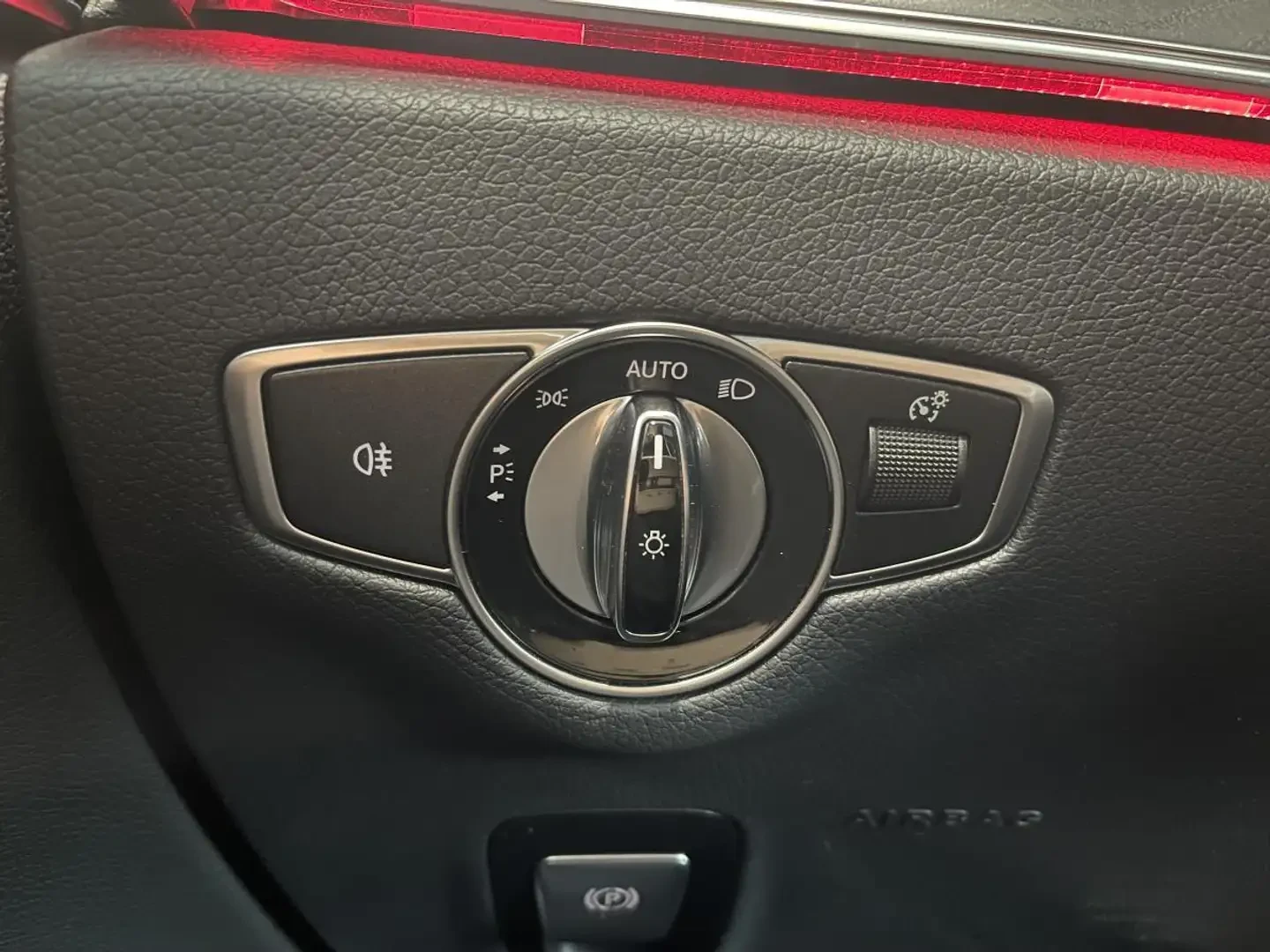Mercedes-Benz E 350 AMG PKG/BURMESTER/360/ADAPTIVE/AMBIENT/, снимка 16 - Автомобили и джипове - 56256094