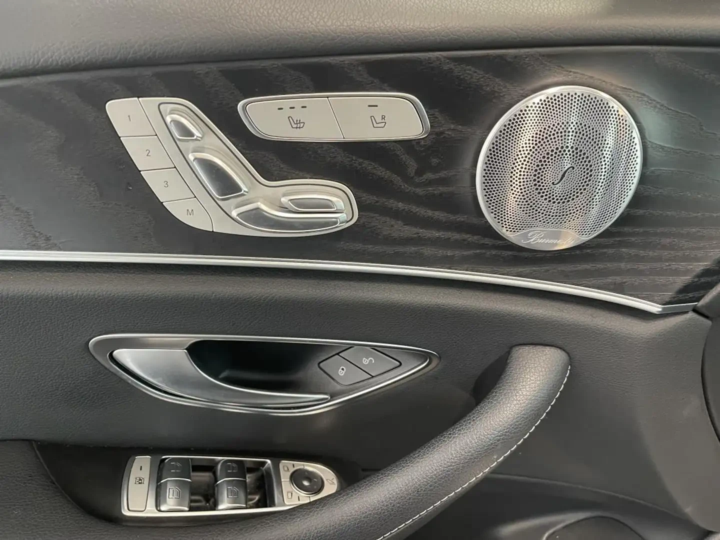 Mercedes-Benz E 350 AMG PKG/BURMESTER/360/ADAPTIVE/AMBIENT/, снимка 9 - Автомобили и джипове - 56256094