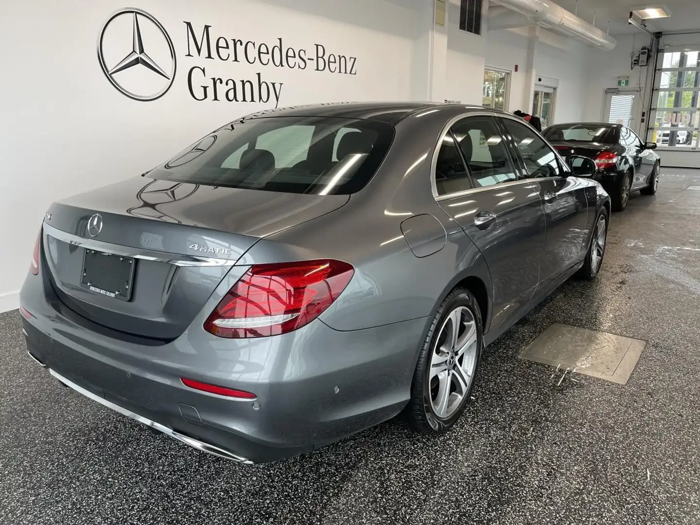 Mercedes-Benz E 350 AMG PKG/BURMESTER/360/ADAPTIVE/AMBIENT/, снимка 7 - Автомобили и джипове - 56256094
